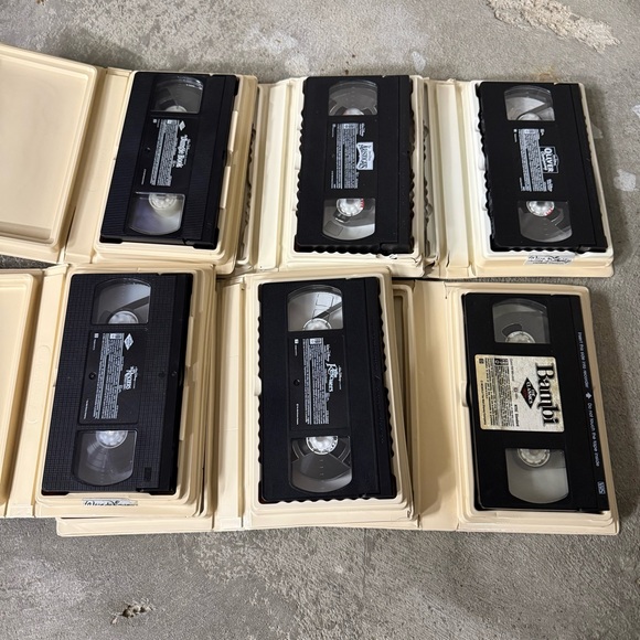 Disney Animal Classics VHS Bundle Jungle Book Bambi Aristocats - Picture 4 of 5